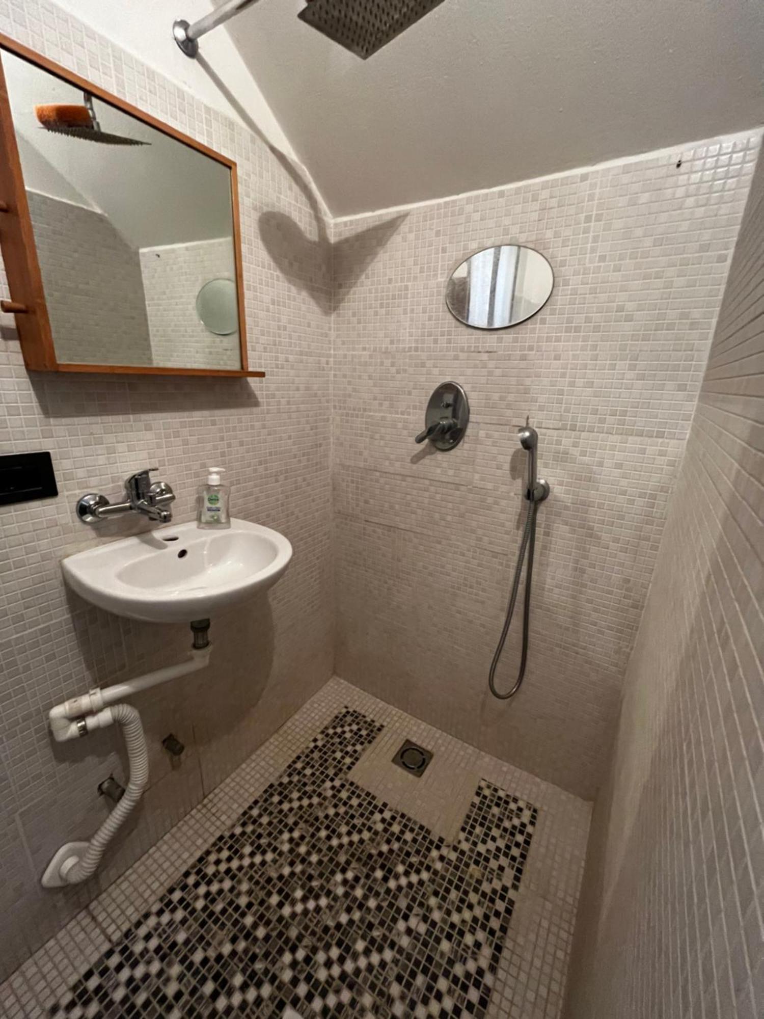 Camera Con Bagno Mirjana Cislago Buitenkant foto